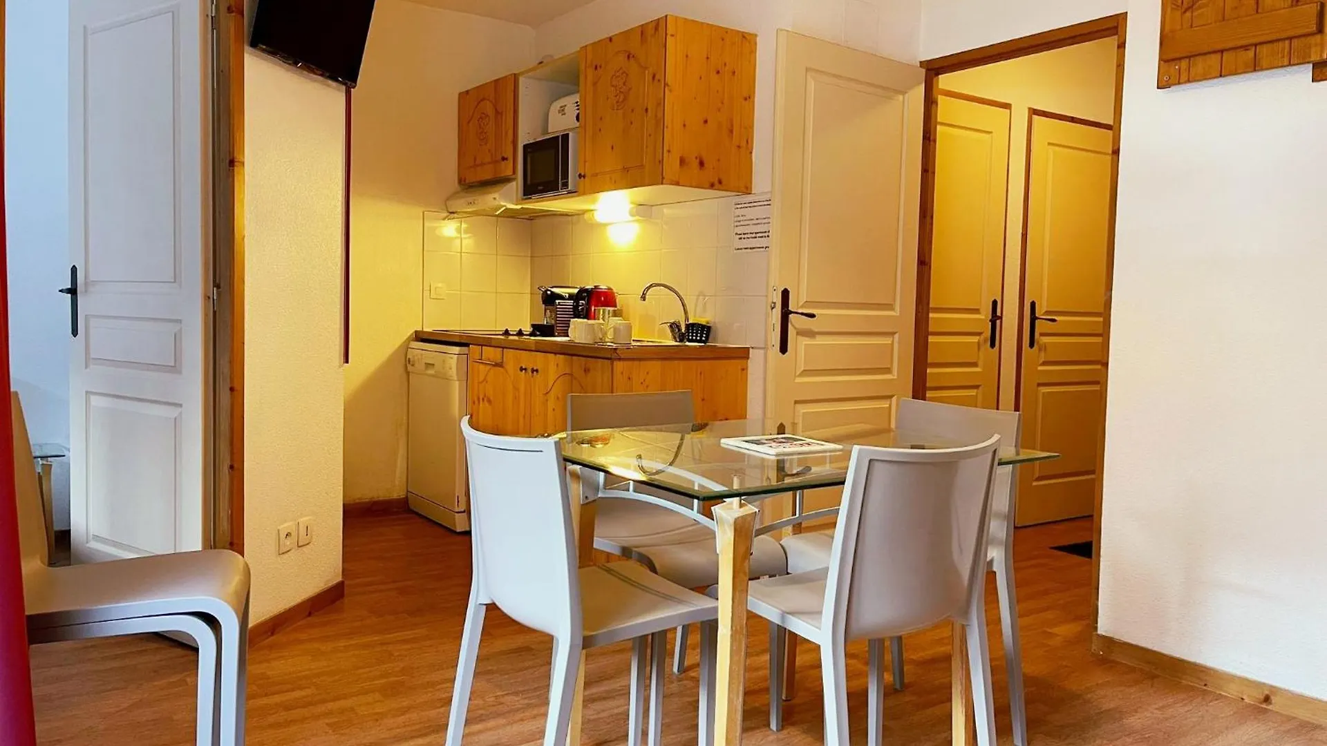 Le Hameau SPA&PISCINE appartement 2 pieces 6pers by Alpvision Residences Orelle
