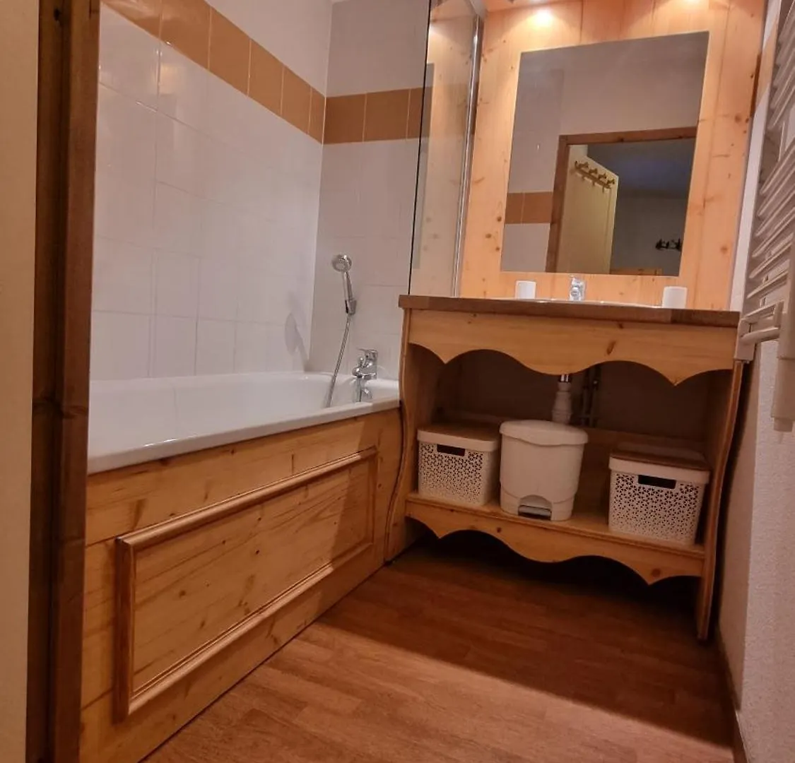 Le Hameau SPA&PISCINE appartement 2 pieces 6pers by Alpvision Residences Orelle France