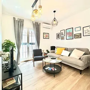 https://apartamento-empedrada.es-andalucia.com